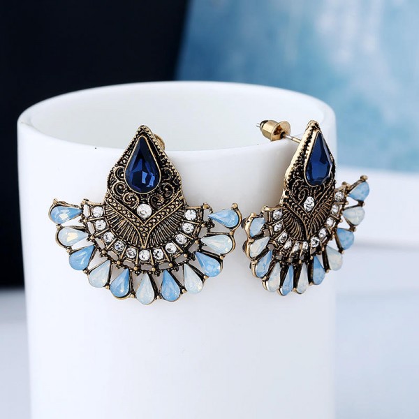 1 Pair  Crystal Rhinestones Fan Shaped Water Drop Retro Earrings for Women